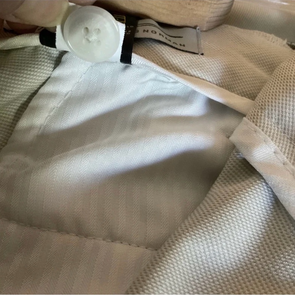 Men’s Greg Norman Golf Shorts Size 40, Excellent Condition, Dark ivory - Picture 5 of 6